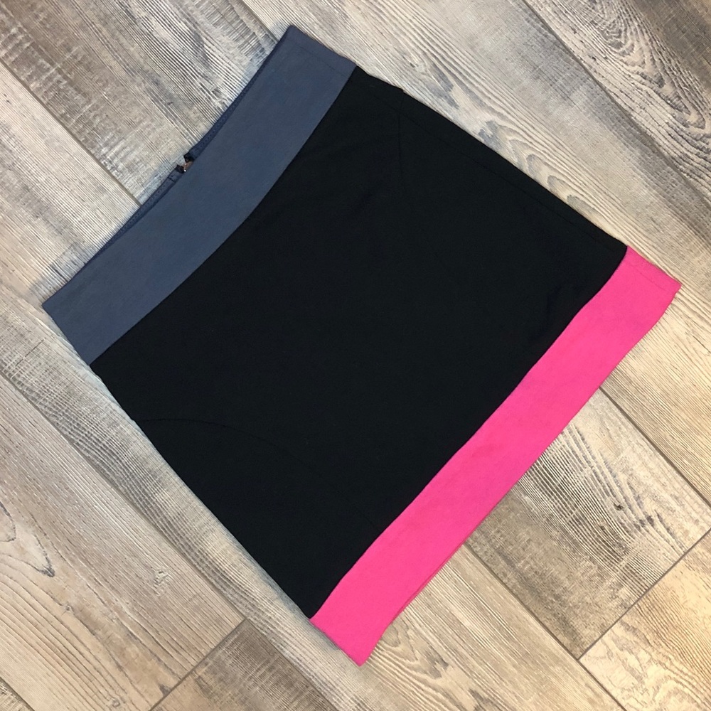 🌀🌀Sleek Mini Skirt🌀🌀